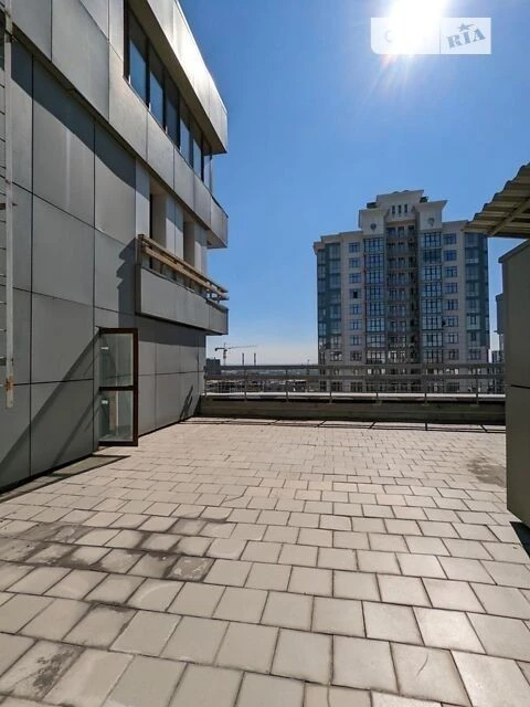 Sale of 4-room apartment 330 sq. m on Andriy Verkhoglyada St. 1-20A