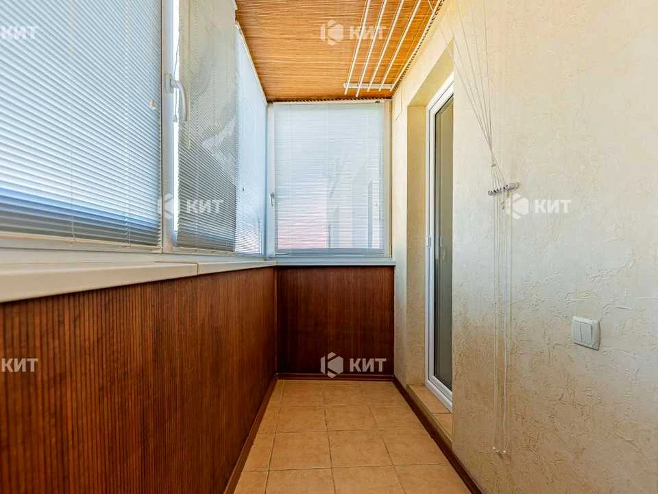 Apartment. Kharkiv, Traktorostudivnyky Ave.