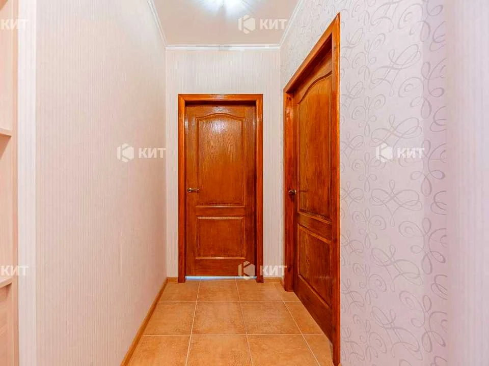 Apartment. Kharkiv, Traktorostudivnyky Ave.