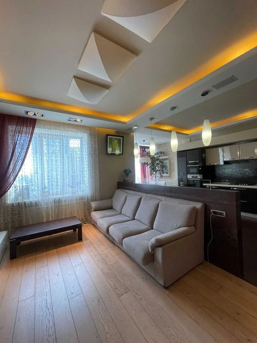 Продажа двухуровневой квартиры на Солнечной. 4 спальни. 2 санву