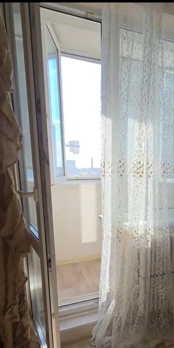 Selling a renovated two-room apartment in Kholodnaya Gora.