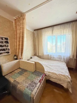 I will sell a 3-room apartment. Obolon. Kyiv. Naberezhna. WITHOUT co