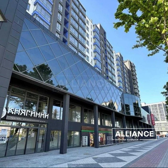 Продаж 2 км квартири з балконом в центральній частині міста