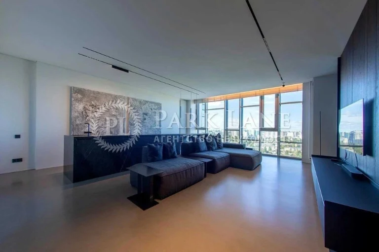 Apartment for sale with truly designer renovation in Sherwoo residential complex