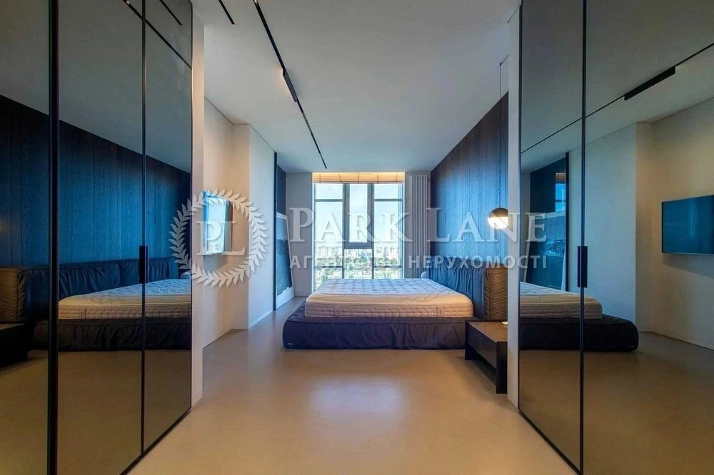 Apartment for sale with truly designer renovation in Sherwoo residential complex