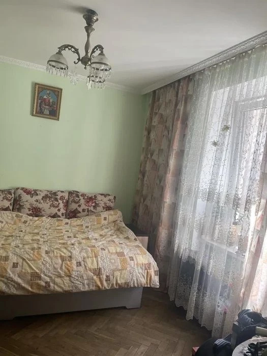 Продажа 5 ком.квартира 85 м² 3/3ц ул.Яна Жижки 270000$