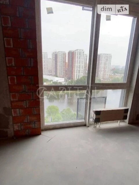 Sale of 4-room apartment 111 sq. m on Bazhana Mykoly Ave. 151B