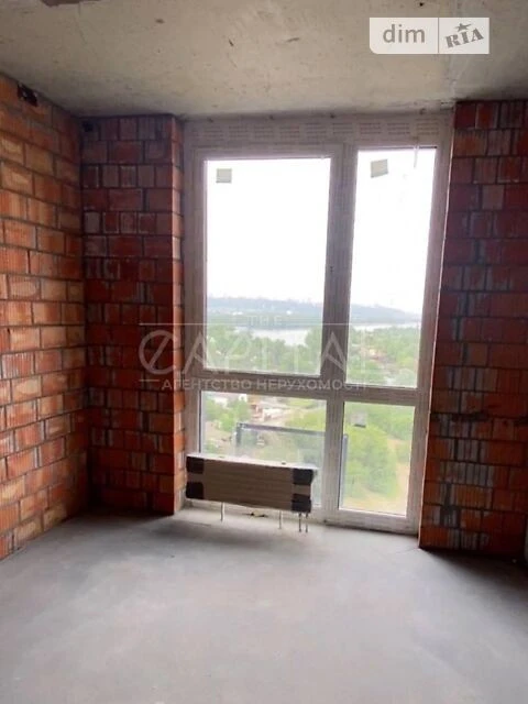 Sale of 4-room apartment 111 sq. m on Bazhana Mykoly Ave. 151B