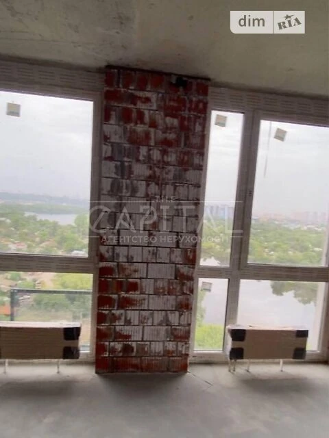 Sale of 4-room apartment 111 sq. m on Bazhana Mykoly Ave. 151B