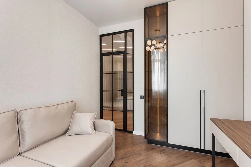 Продам СВОЮ трехкомнатную квартиру в доме 68Жемчужина, есть реновация.