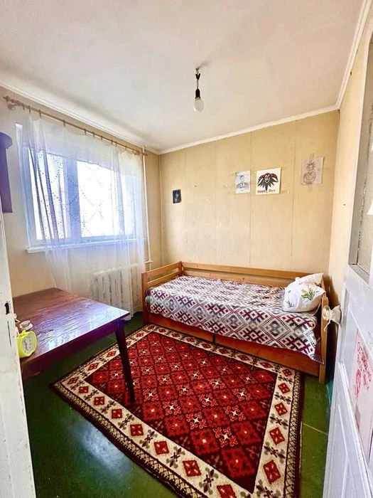 I will sell a 4-room apartment on Aerokosmicheskiy Ave., Levada. Gagarina.T