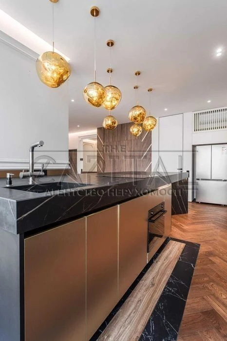 Three-room apartment for sale, in a business-class residential complex Yaroslaviv Gr