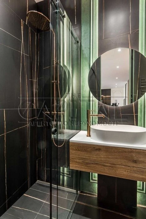 Three-room apartment for sale, in a business-class residential complex Yaroslaviv Gr