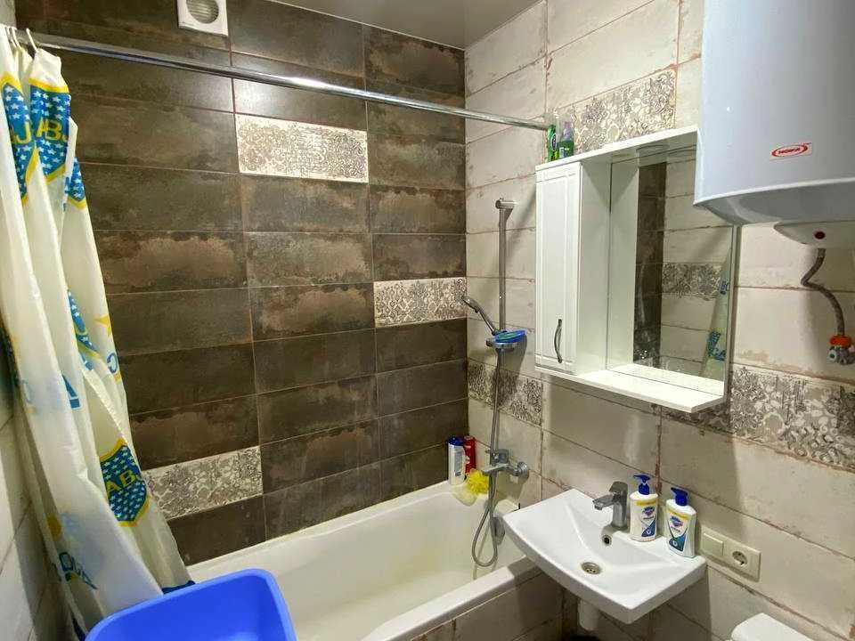 Apartment. Kharkiv, Peremohy Avenue.
