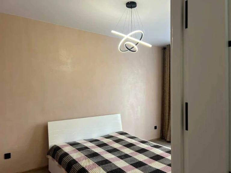 Apartment. Ivano-Frankivsk, Knyahynyn St., (Building 17)