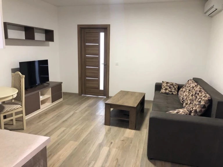 Apartment for sale near Vyrlytsia metro station