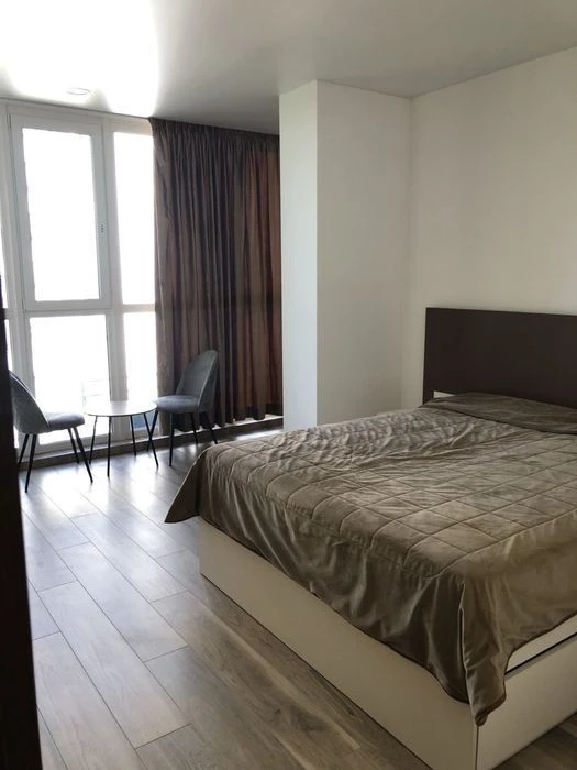 Apartment for sale near Vyrlytsia metro station
