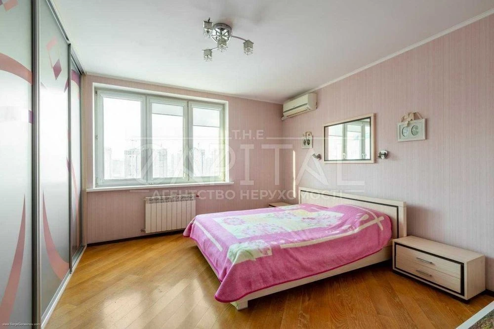 Apartment for sale, Urlivska St., Darnytskyi district
