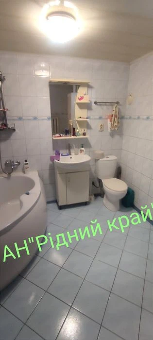Продамо капітальний 2й поверховий, добротний, цегляний  буди