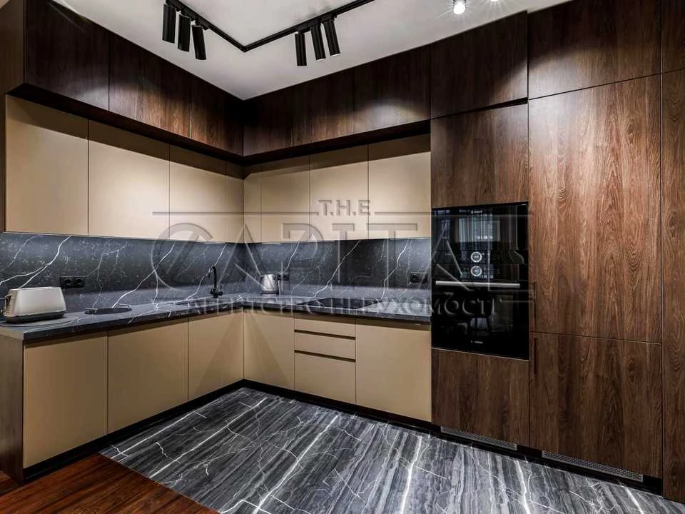Apartment. Kyiv, Saperne Pole st.
