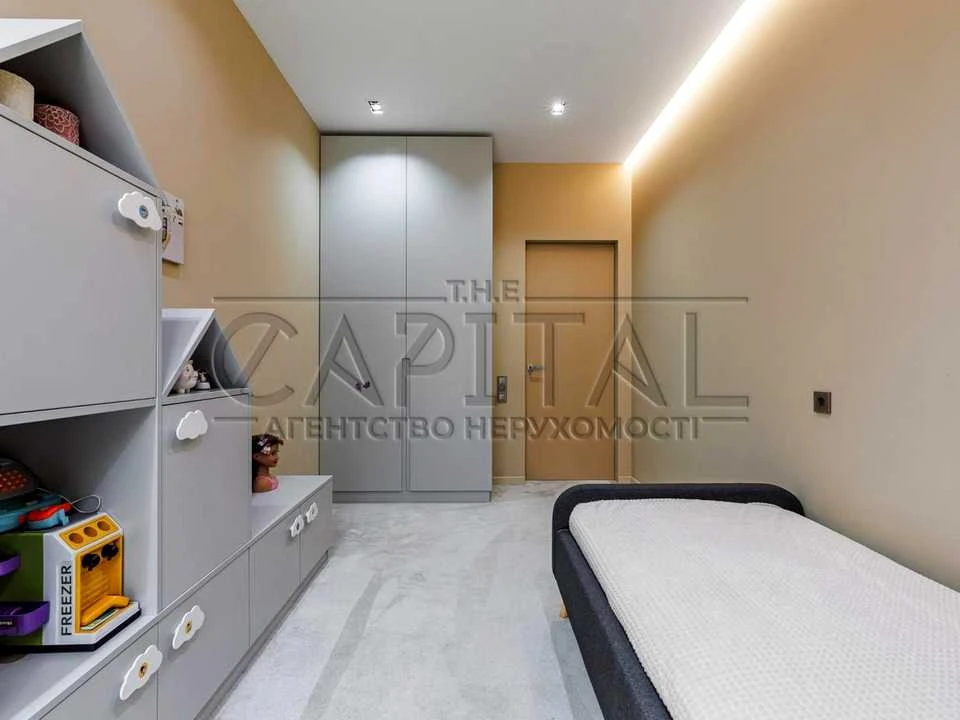Apartment. Kyiv, Saperne Pole st.