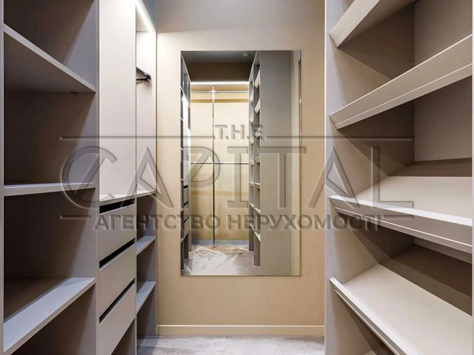 Apartment. Kyiv, Saperne Pole st.