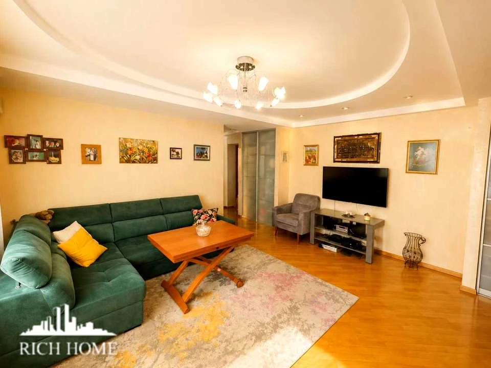 Apartment. Kyiv, Air Force Ave. (Povitroflotsky)