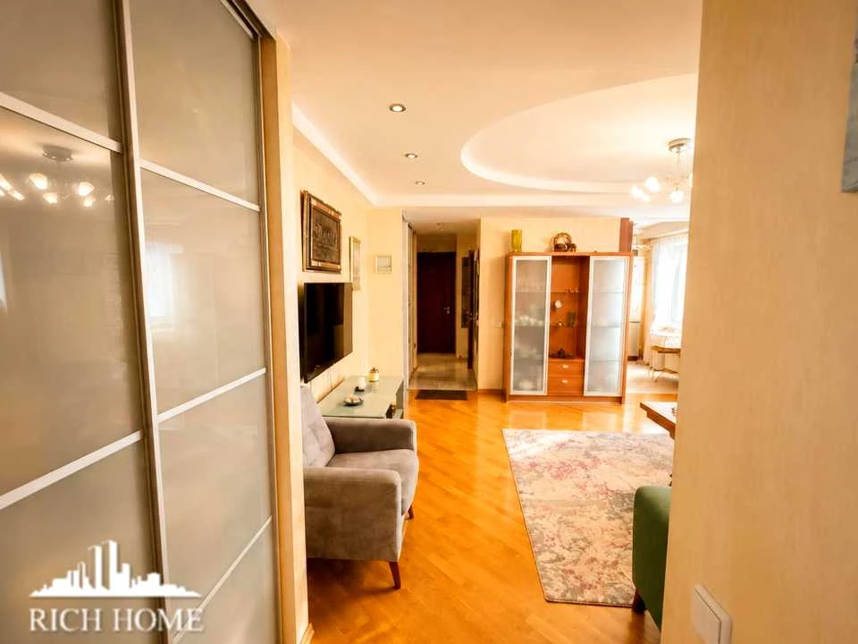 Apartment. Kyiv, Air Force Ave. (Povitroflotsky)