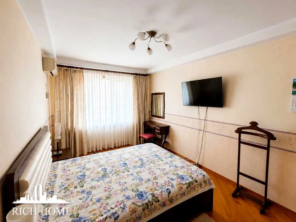 Apartment. Kyiv, Air Force Ave. (Povitroflotsky)