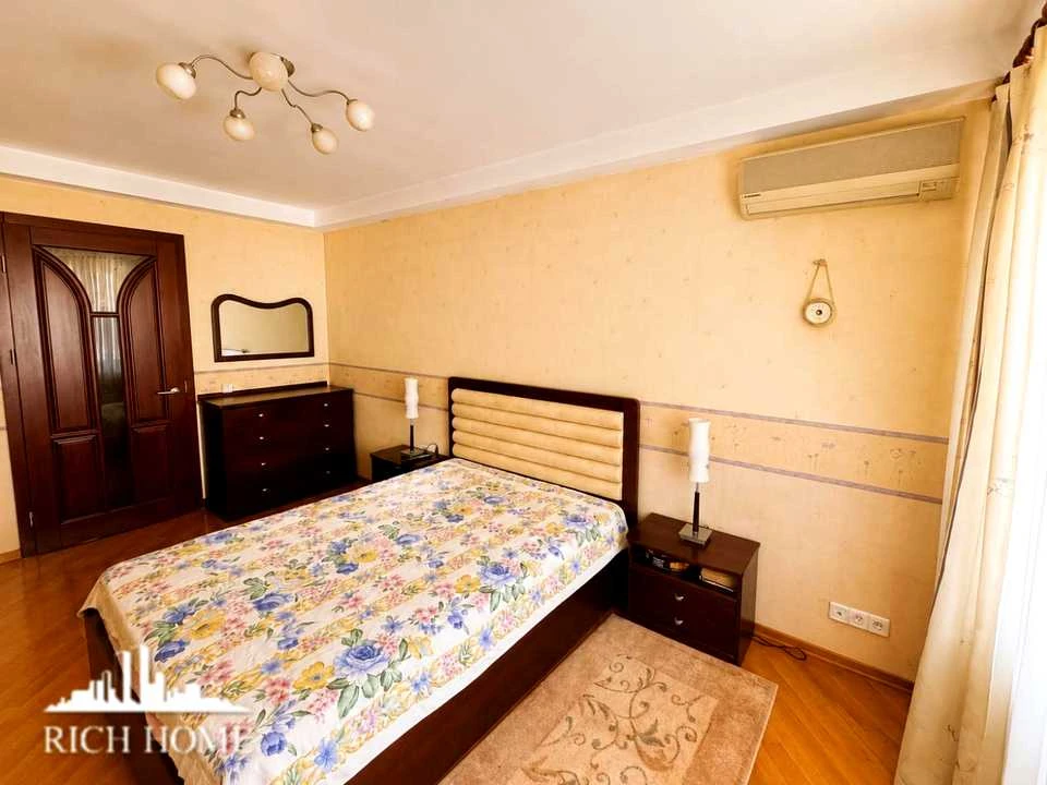 Apartment. Kyiv, Air Force Ave. (Povitroflotsky)
