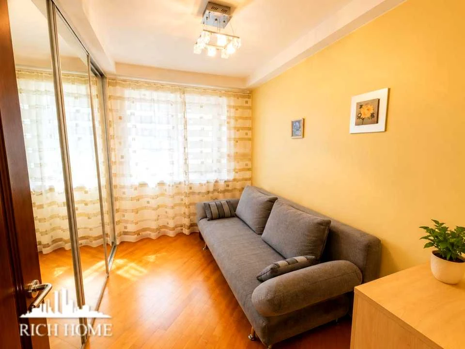 Apartment. Kyiv, Air Force Ave. (Povitroflotsky)