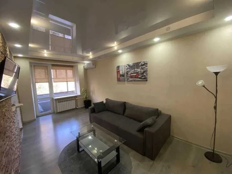 2-room apartment with improved layout, Palats Sportu metro station