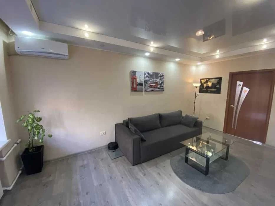 2-room apartment with improved layout, Palats Sportu metro station