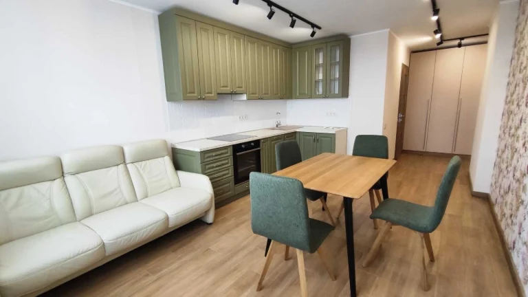 Продажа: 1-комнатная квартира 52 м², Михаила Максимовича ул.,
