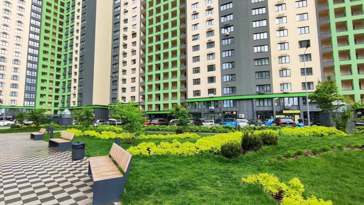 Продажа: 1-комнатная квартира 52 м², Михаила Максимовича ул.,