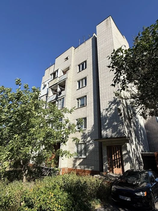 2 кім кв. В цегляному будинку