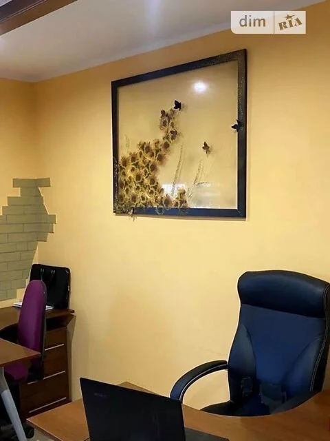 Sale of 2-room apartment 55.8 sq. m. on Naberezhno-Khreshchatytska Street
