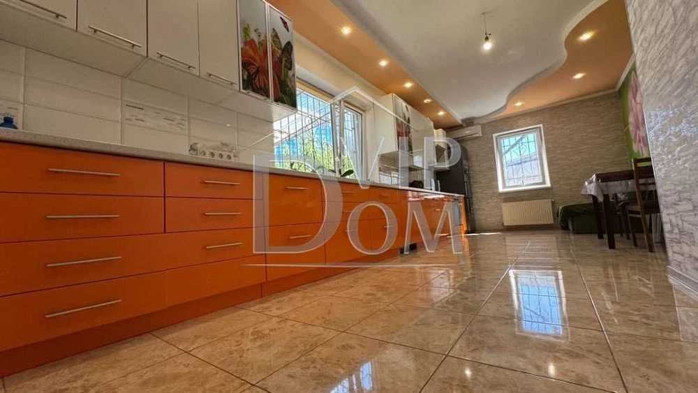 FOR SALE One-story house 100 meters, Tolbukhina Square district