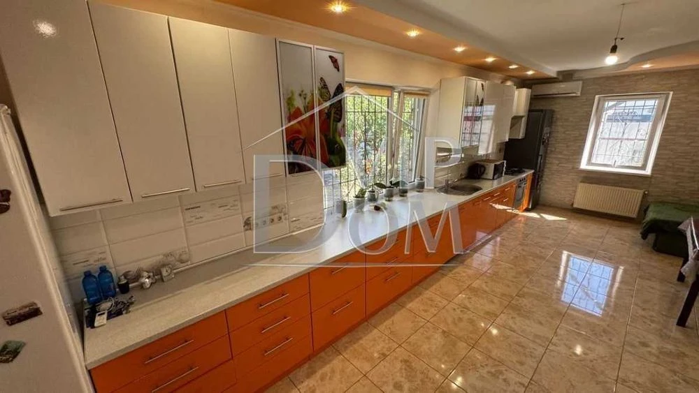 FOR SALE One-story house 100 meters, Tolbukhina Square district