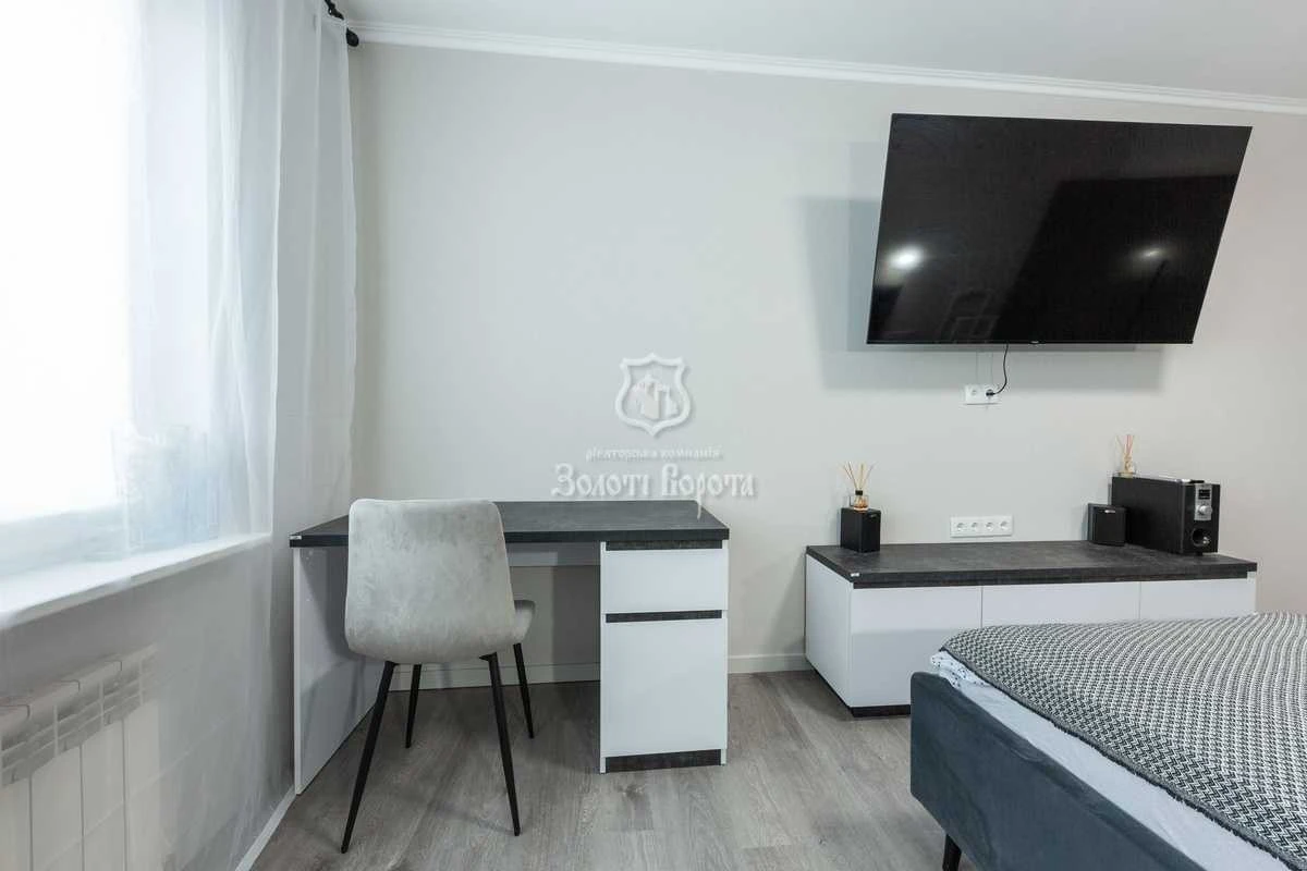 Продажа: Трехкомнатная квартира 93.1 м², Урловская ул., 30