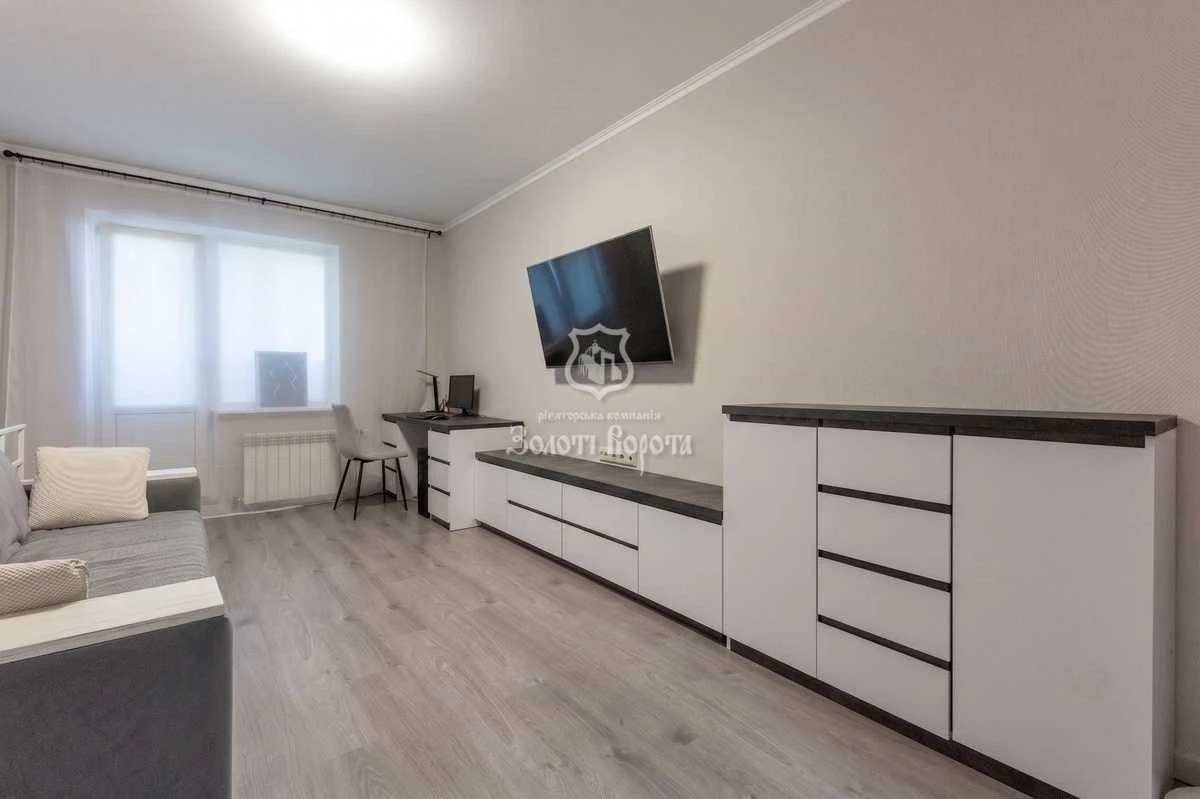 Продажа: Трехкомнатная квартира 93.1 м², Урловская ул., 30