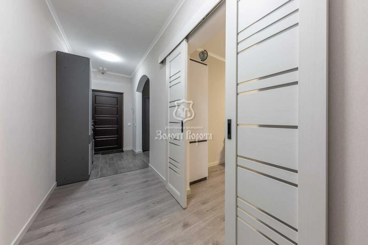 Продажа: Трехкомнатная квартира 93.1 м², Урловская ул., 30