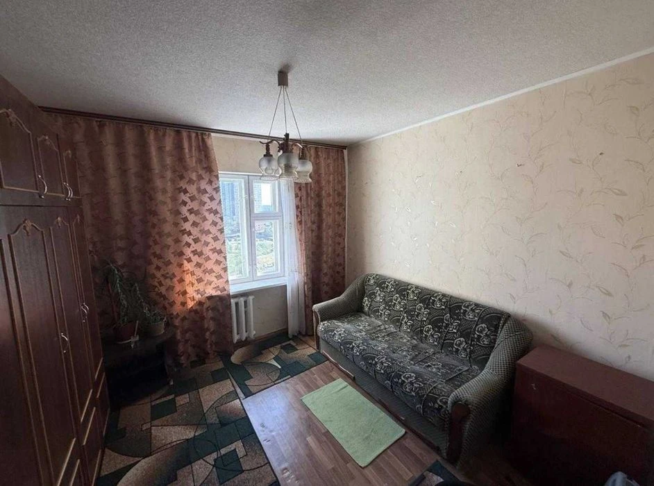 Продаж 3 кімнатної квартири  Лариси Руденко 21А   Дарницький