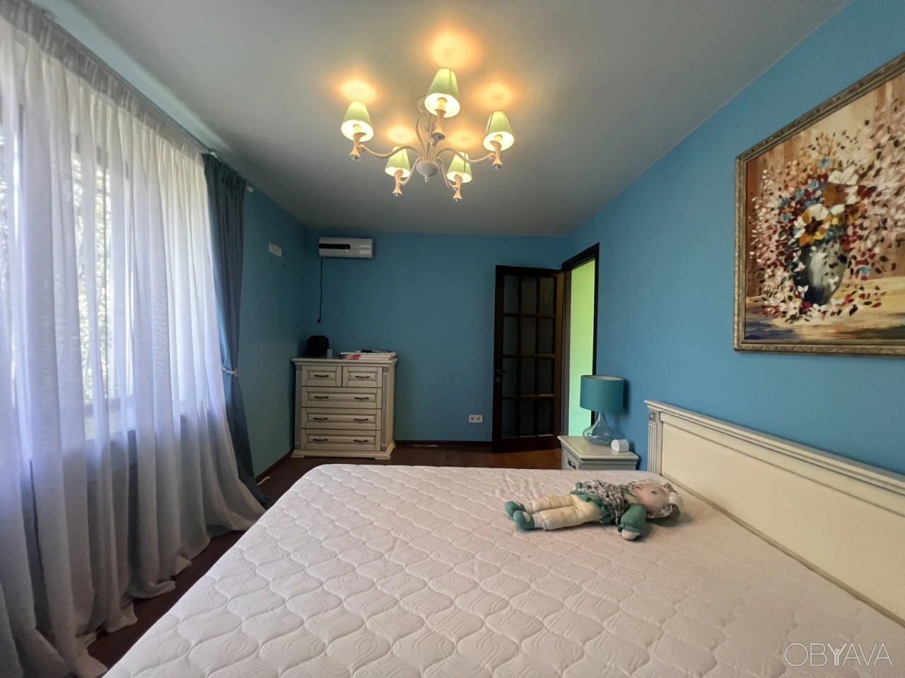 3-room apartment for sale with European renovation in Podil, street