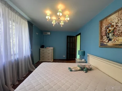 3-room apartment for sale with European renovation in Podil, street