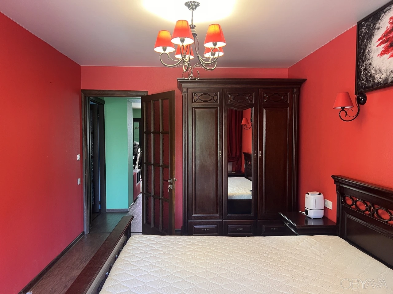3-room apartment for sale with European renovation in Podil, street