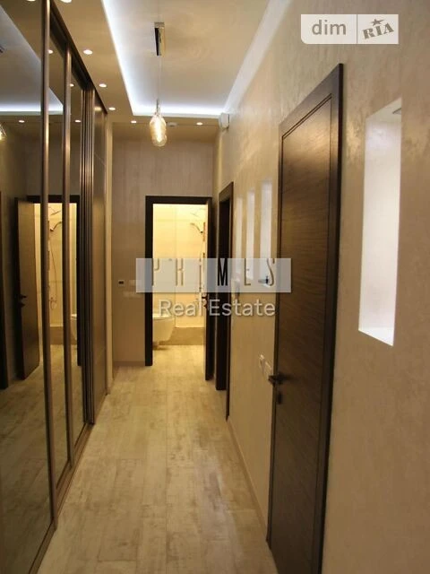 Sale of 2-room apartment 80 sq. m. on Andriy Verkhoglyada St. 20 • I