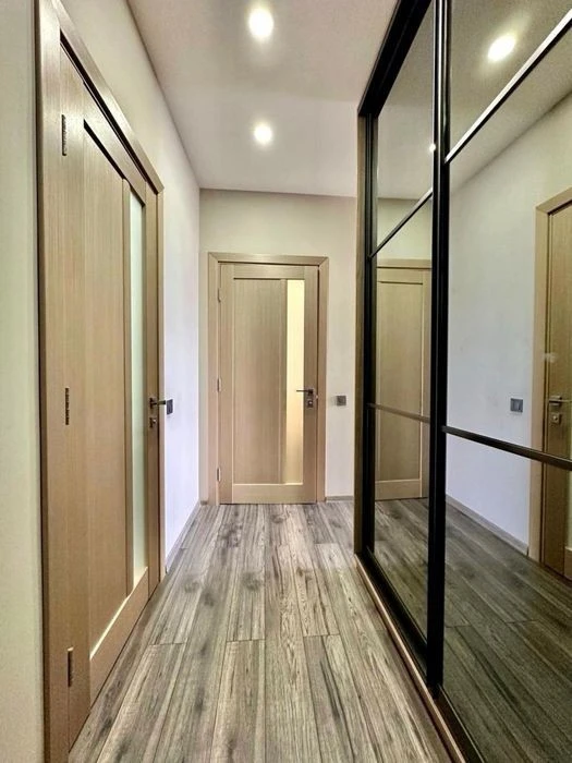 For sale 1-room apartment with renovation 47m2 in the residential complex Seven Osokorki
