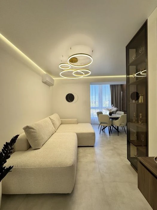 Продажа: 2-комнатная квартира с ремонтом 74м2.