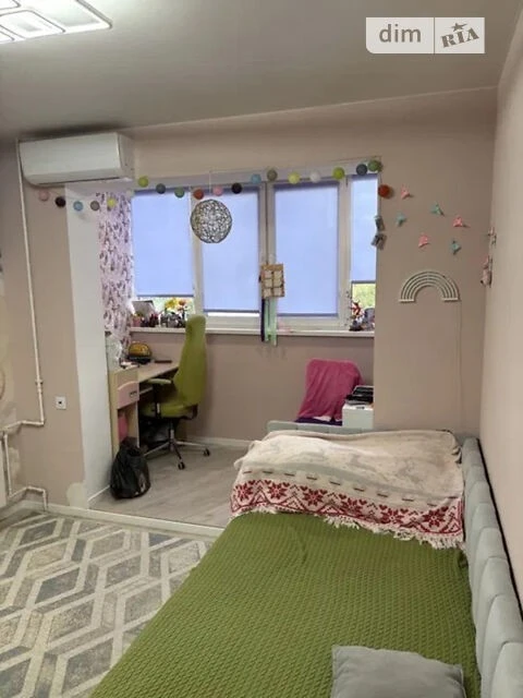 Sale of 3-room apartment 72 sq. m on Voskresenskyi Avenue 48B • I